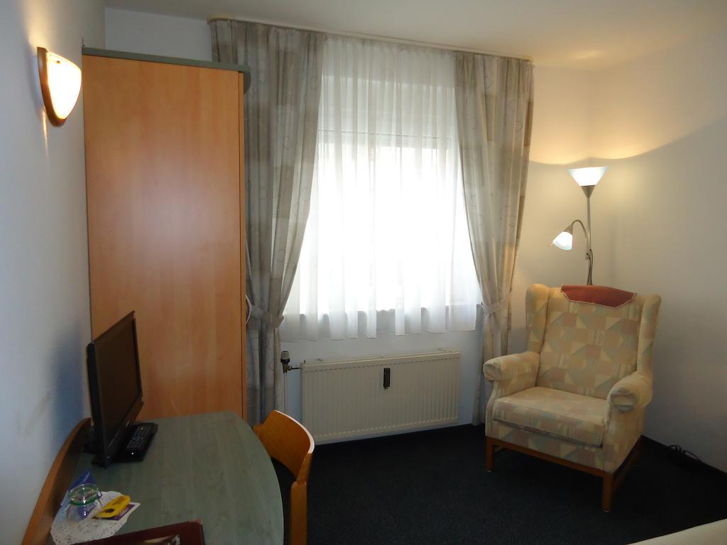 Hotel Central Оберурзель Екстер'єр фото