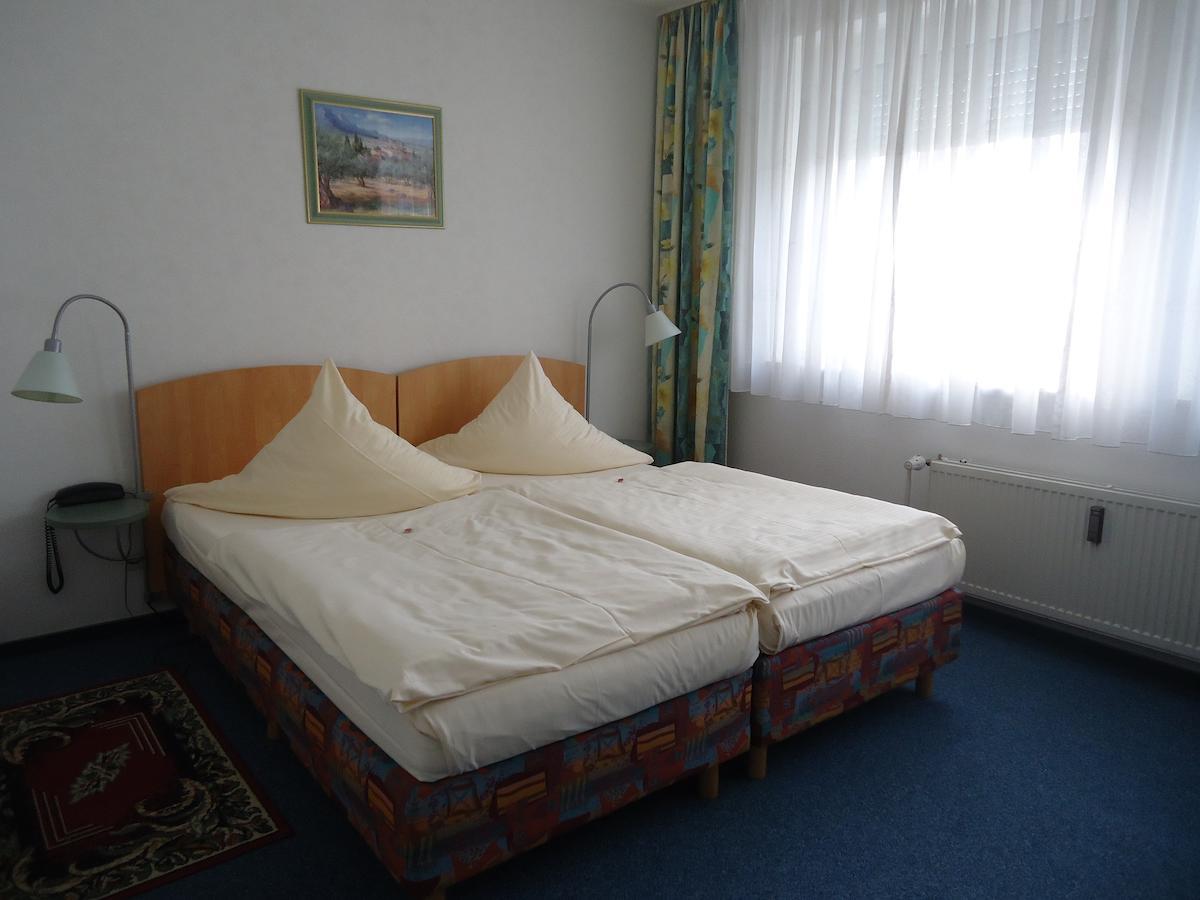 Hotel Central Оберурзель Номер фото